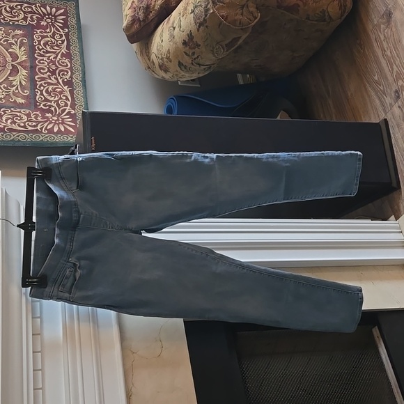 Levi's Pull on Straight Leg Jeans - Picture 3 of 3